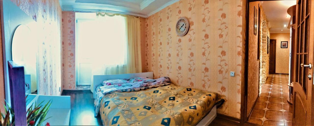 Семейные Апартаменты В Новом Районе У Софиевского Парка Umanʼ Exterior foto